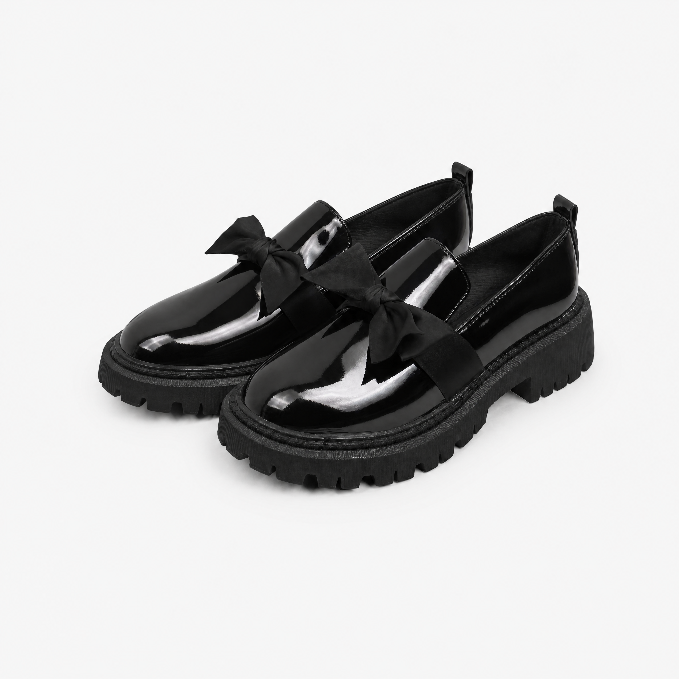 Damen Plateau Loafer Schwarz Lack - Komfortable Passform Eleganter Freizeit Look - Rosesamour